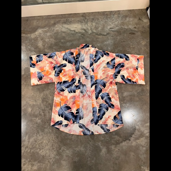 3 piece short set with jacket - Picture 2 of 2